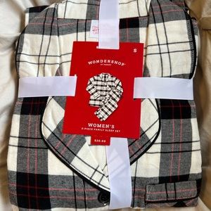 Target Wondershop Women’s holiday 2-piece sleep set